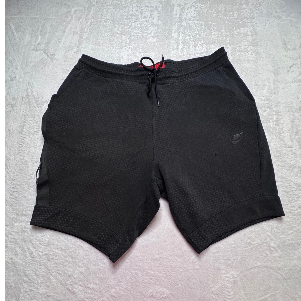 Nike Men's L Tech Fleece Shorts Black Tonal Star Print Zip Pocket Sportswear